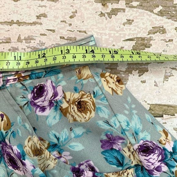 COPY - Very j Floral Skirt with Button Detail Size L - Picture 5 of 8